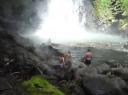 baden unterm wasserfall